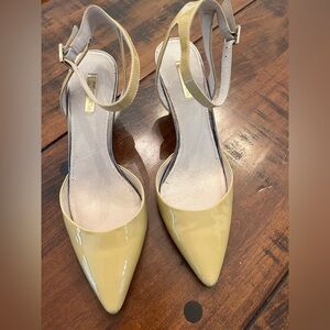 Louise et Cie Gold/ Beige color shoes
